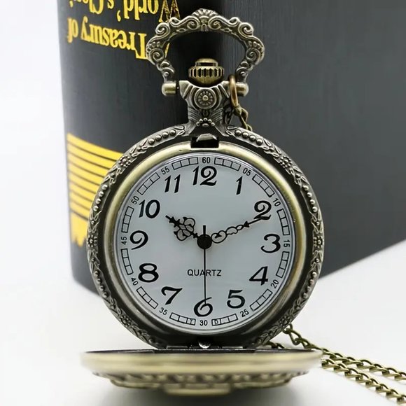 Skull Gun Cards Vintage Bronze Pocket Watch with Chain Necklace - Picture 5 of 7